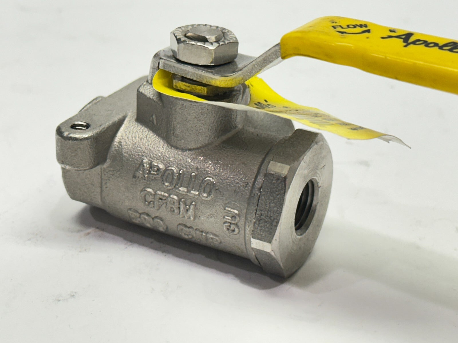 76-601-01A | Apollo Ball Valve 3-Way CF8M 1/2" 800CWP - New – Open box - Maverick Industrial Sales