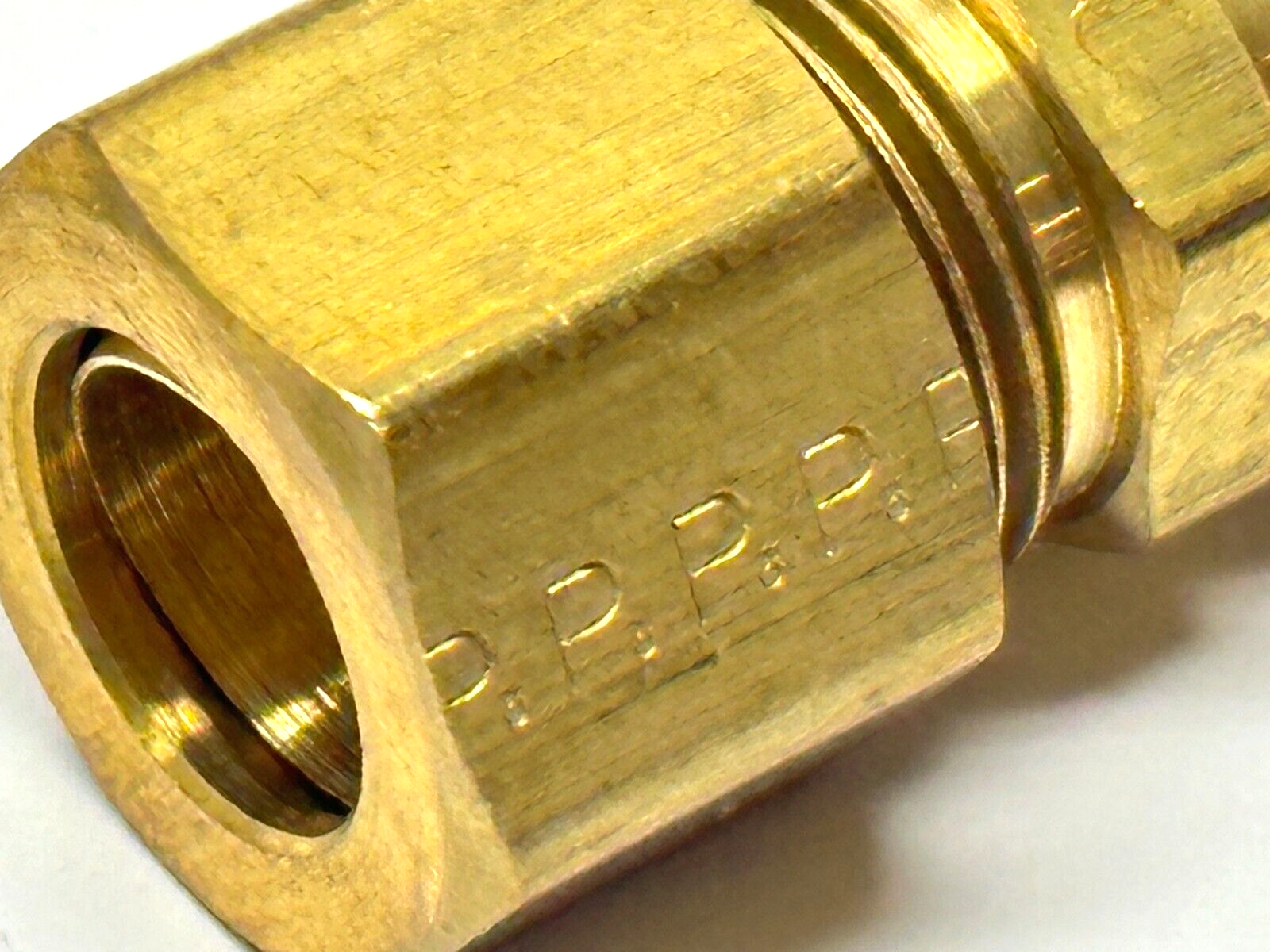 Parker 62C-8 1/2" OD Compression Tube Union Brass - Maverick Industrial Sales