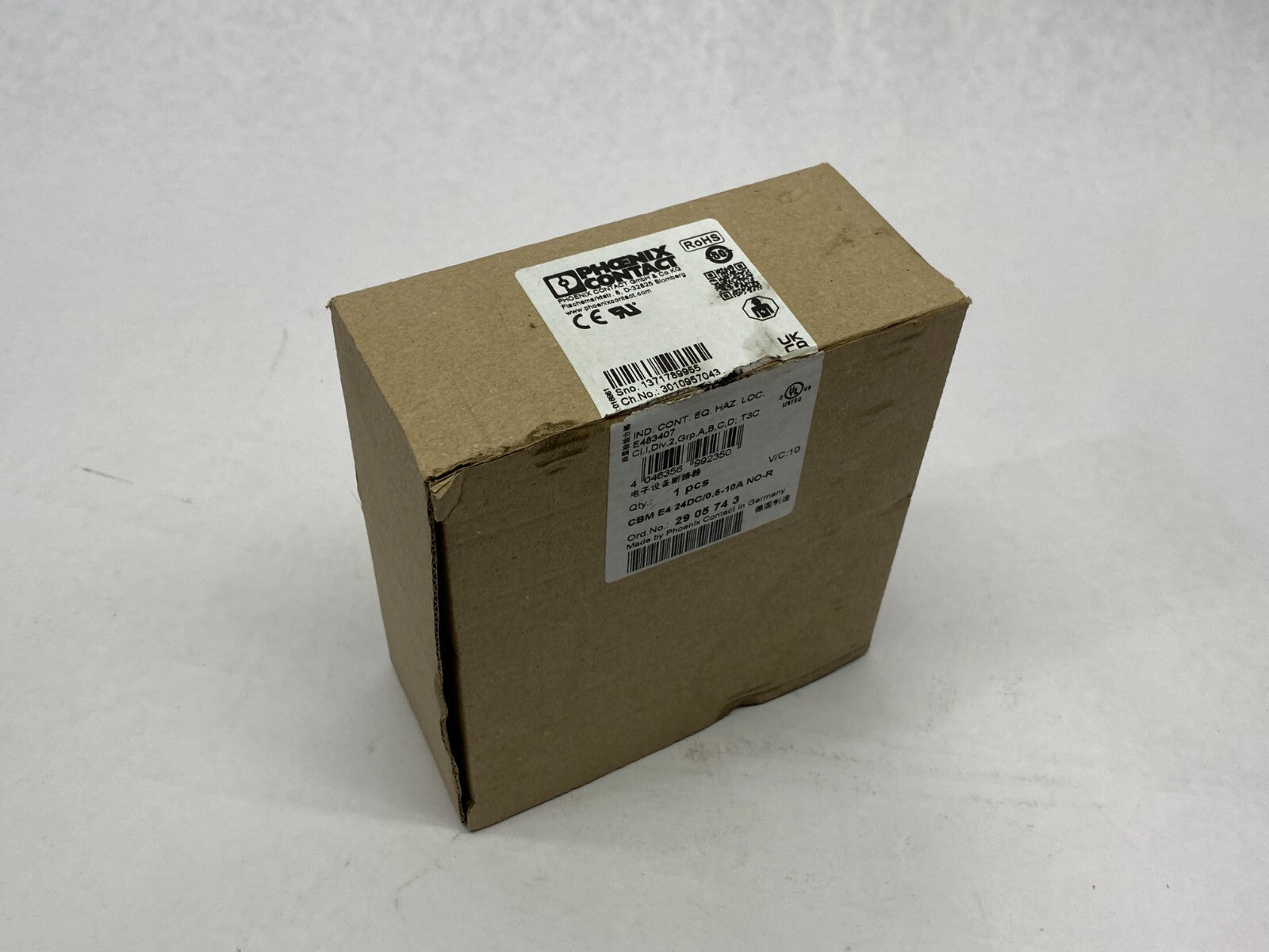 Phoenix Contact CBM E4 24DC/0.5-10A NO-R Electronic Circuit Breaker 2905743 - Maverick Industrial Sales
