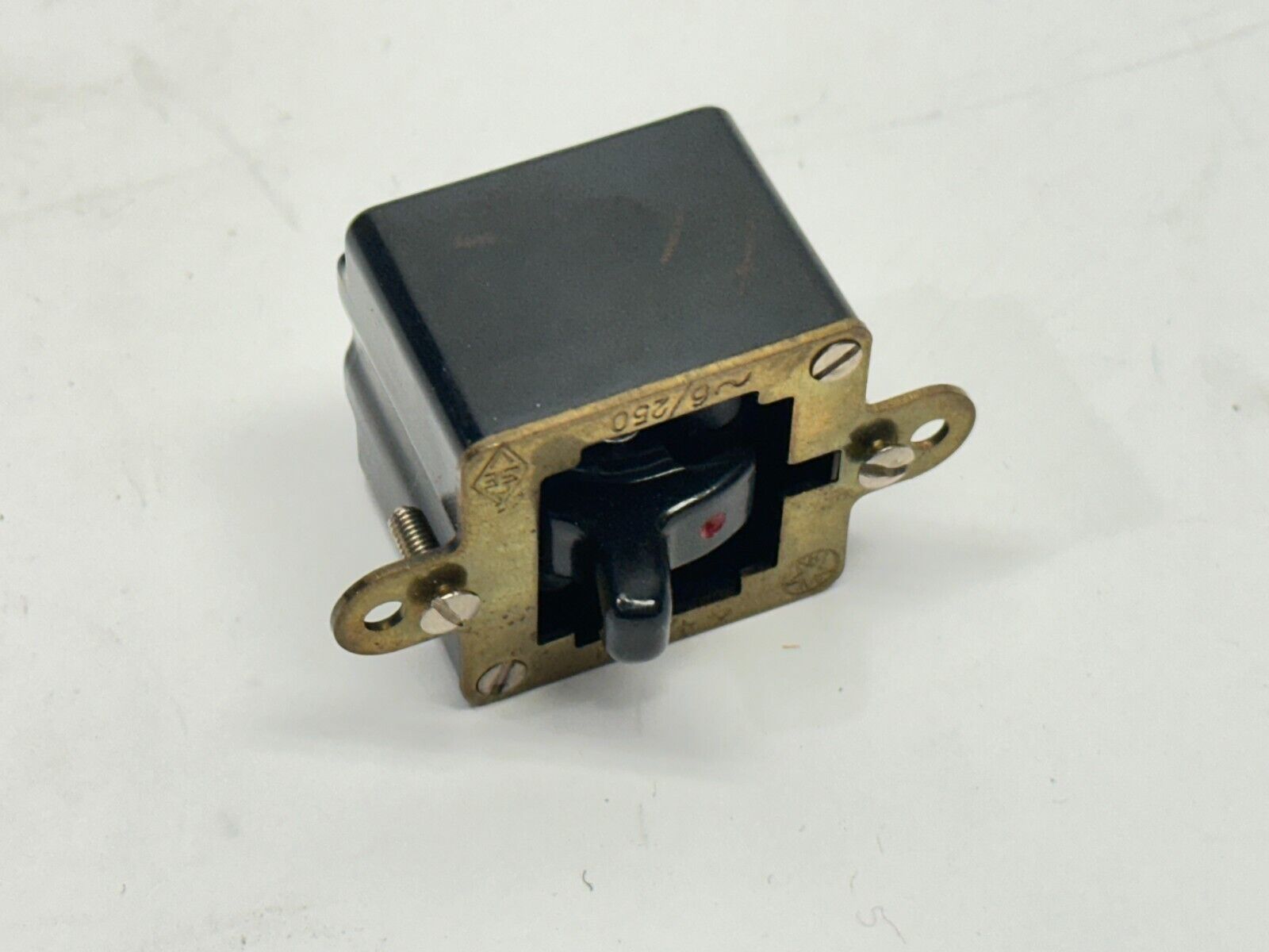 Toggle Switch ~4/380AC ~6/250AC - Maverick Industrial Sales