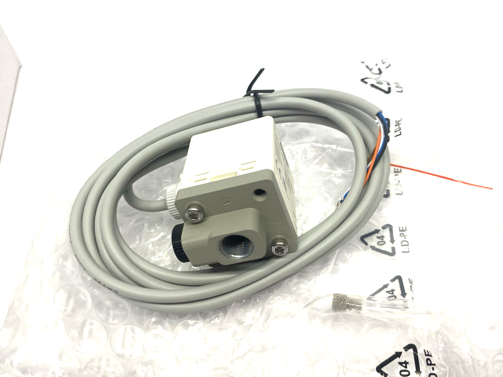 AP45P-030-F1C | Adsens 2-Color Display Digital Pressure Switch, UL Rated IP65 - New – Open box - Maverick Industrial Sales