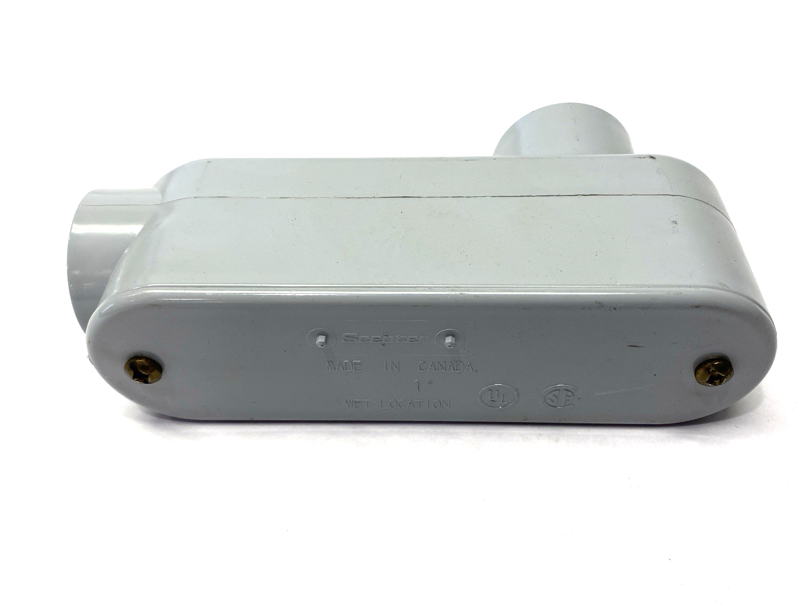 SLB 30S | Scepter PVC Conduit Body Right Angle Line Back Removable Cover 1" - New – Open box - Maverick Industrial Sales