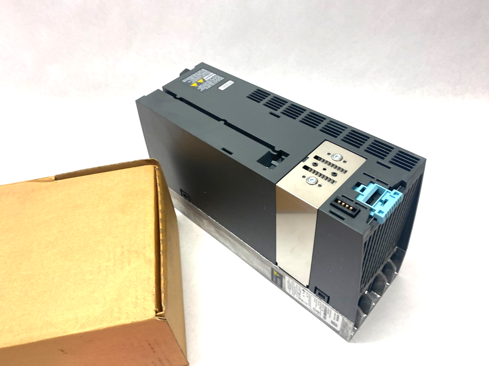 Siemens 6SL3210-1PE21-8UL0 SINAMICS PM240-2 Power Module 380-480V - Maverick Industrial Sales