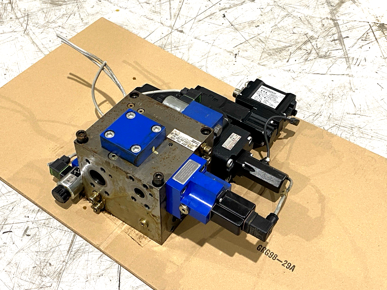 DPZO-LES-SN-BC473-D9/E | Atos Valve DLHZO-LES-SN-BC-040-L13 Bosch Rexroth 141113-2 - Used - Maverick Industrial Sales