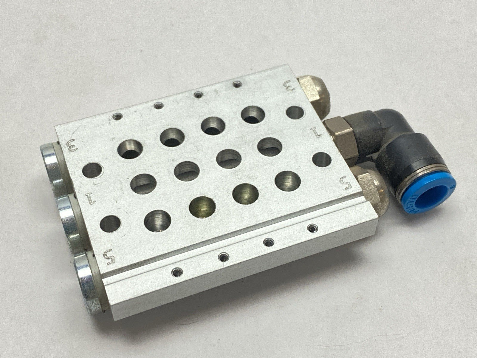 VABM-L1-14S-G14-4 | Festo Manifold Rail Pneumatic Valve Base 566620 - Used - Maverick Industrial Sales