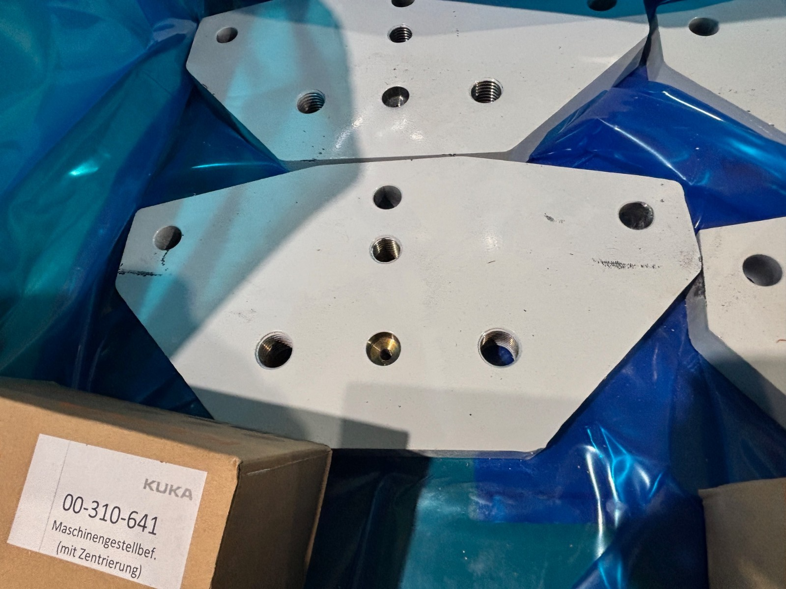 Kuka 00-327-118 Quantec Series Mounting Base Plate Pad Kit, KR Robot Mount - Maverick Industrial Sales