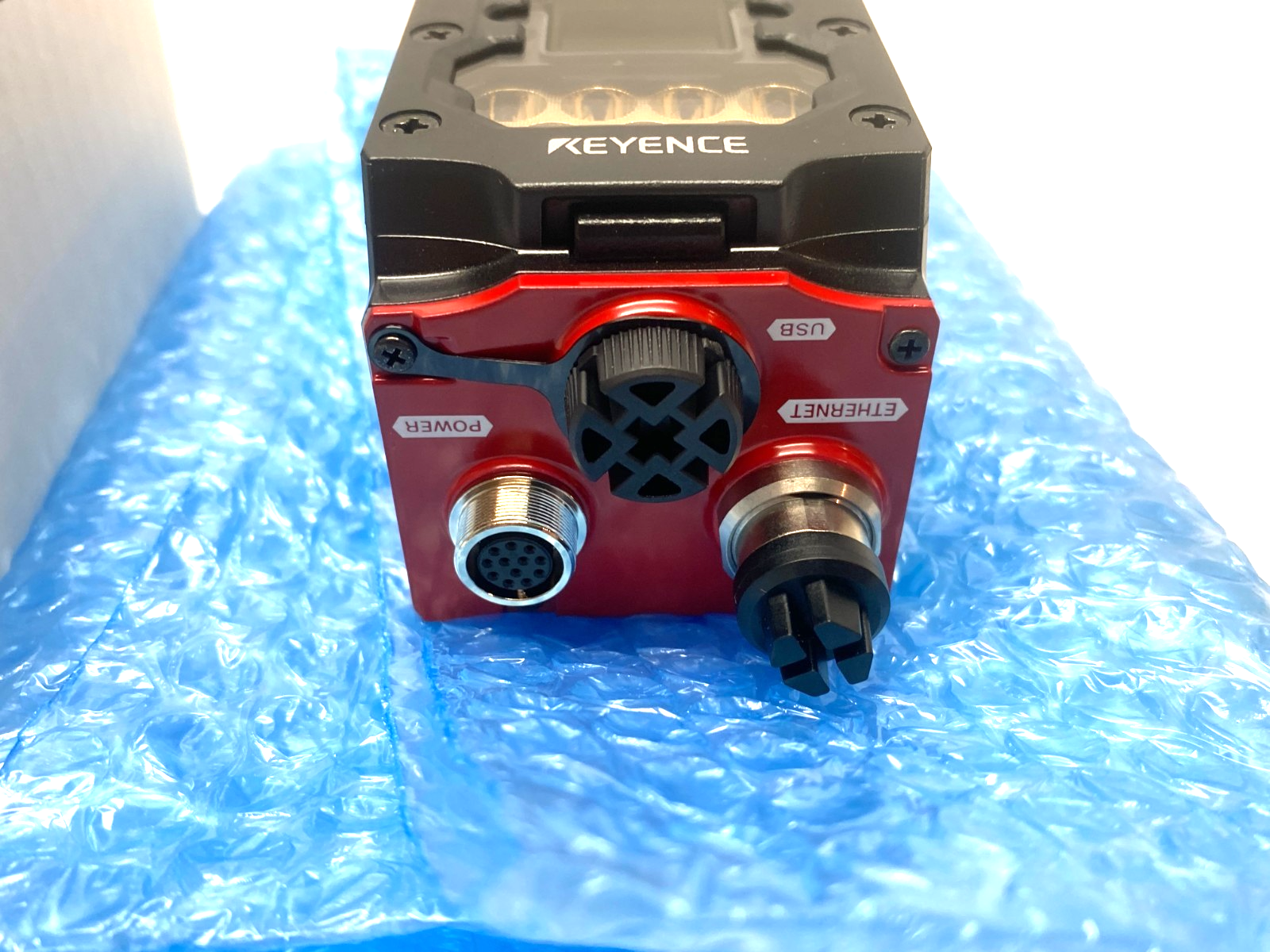 Keyence SR-2000 1D/2D Code Reader, Full Range Model, 2048 × 1536 pixels - New – Open box - Maverick Industrial Sales