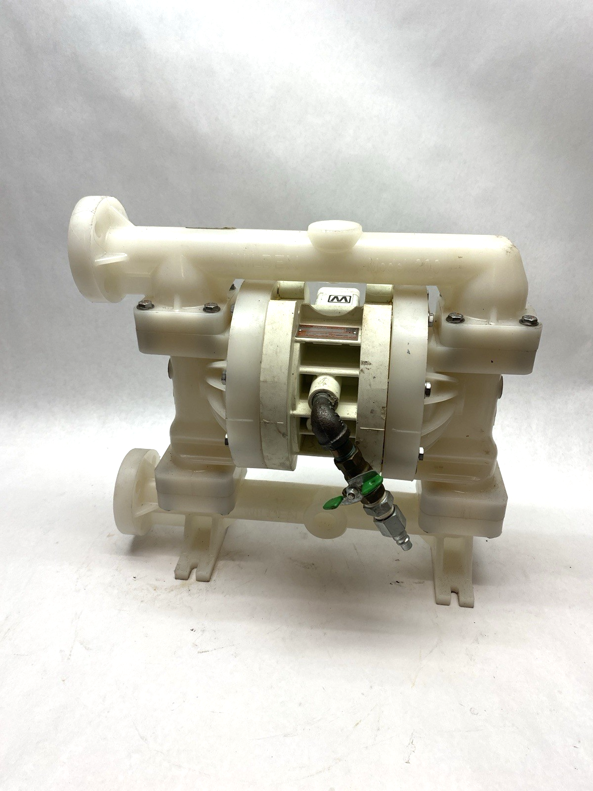 Wilden 02-10588 Pro-Flo 1" (25mm) Bolted Plastic Pneumatic Double Diaphragm Pump - Maverick Industrial Sales