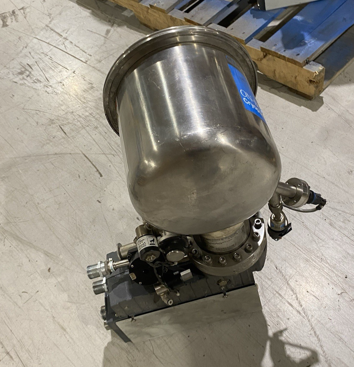 CTI Cryogenics 8116283G001R On-Board Cryopump FOR PARTS/REPAIR - Maverick Industrial Sales