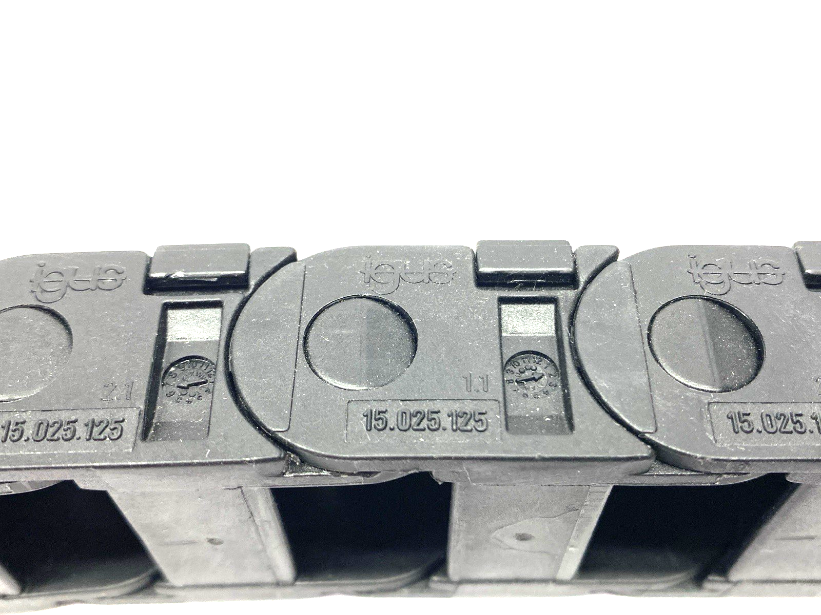 Igus 15.025.125.0 E-Chain Assembly 20-Links 2' Overall Length - Maverick Industrial Sales