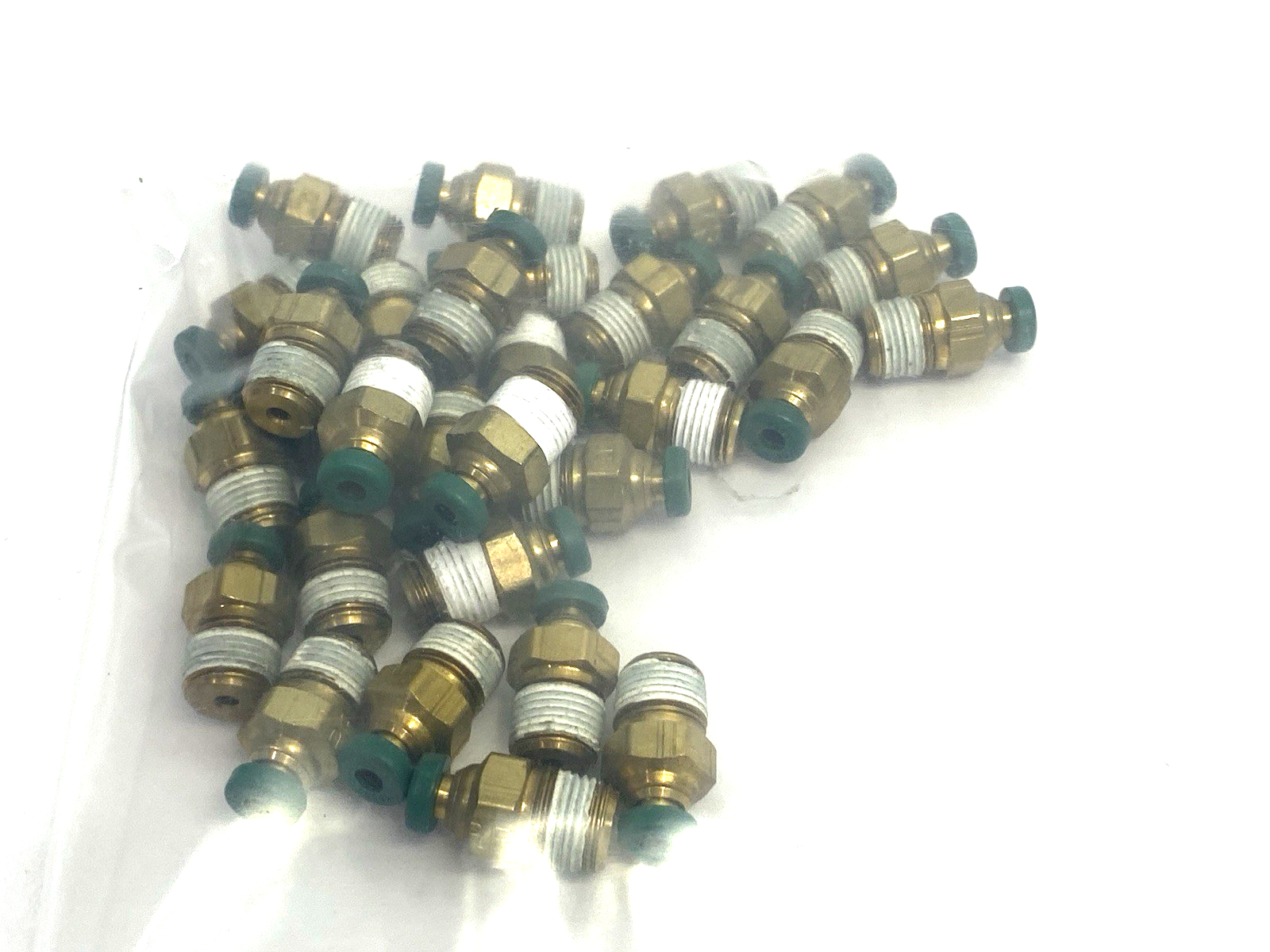 L68PLN-2-2 | Parker Prestolok Straight Fitting 1/8" to 1/8" Male Thread LOT OF 30 - New – Open box - Maverick Industrial Sales