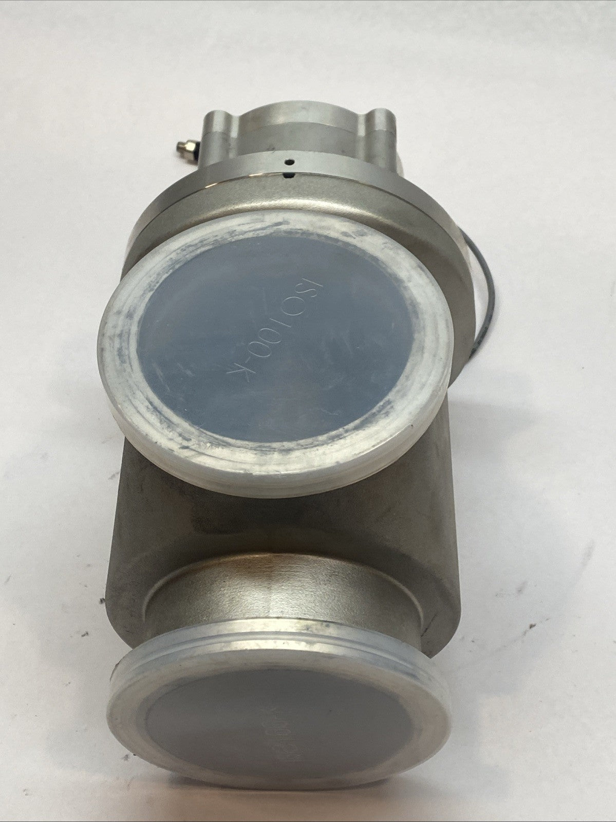 2440-QA21-0001-0120 | VAT Valves HV Angle Valve DN100 ISO-K Pneumatic NC - For parts or not working - Maverick Industrial Sales