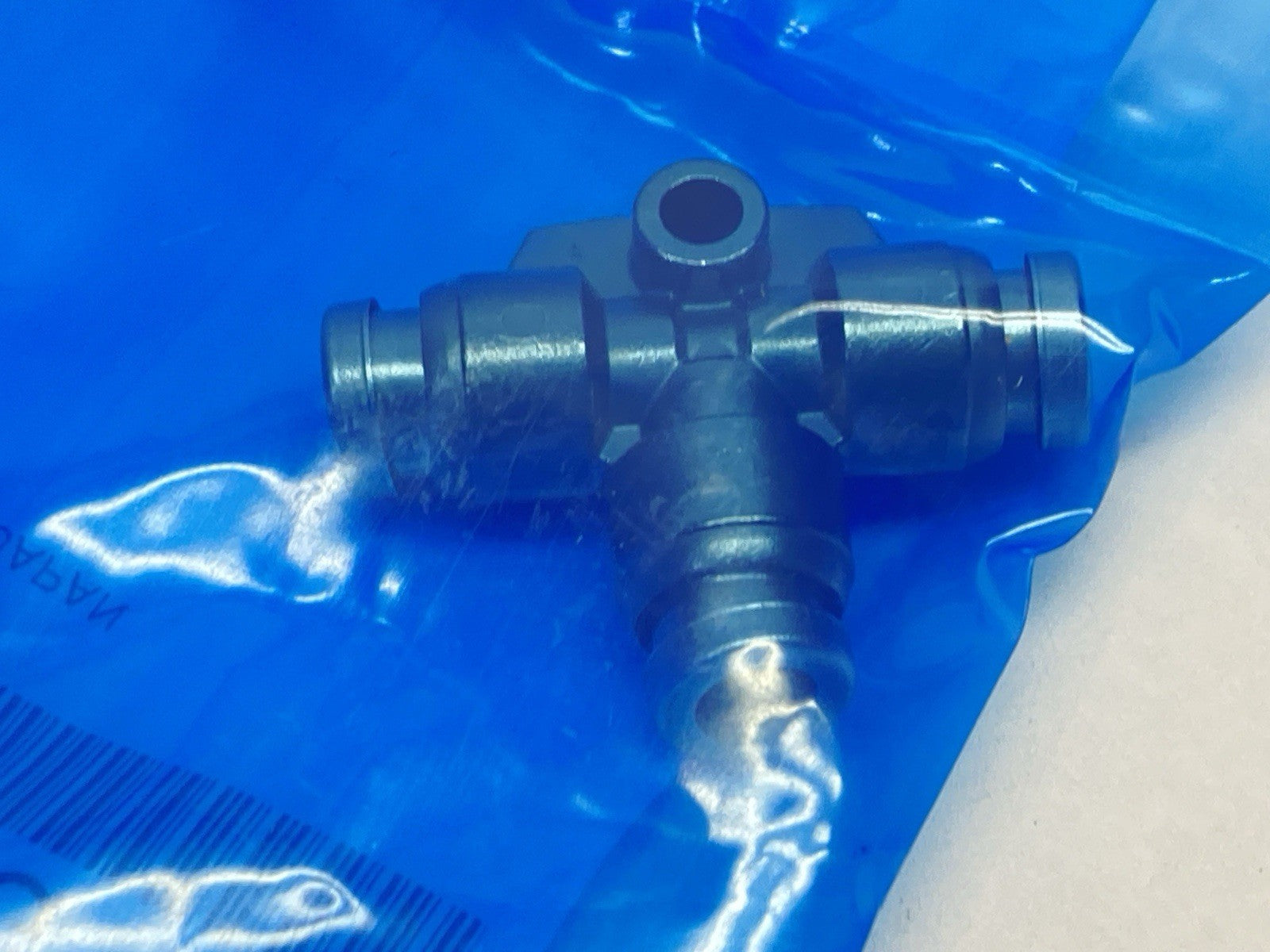 KQG2T03-00 | SMC KQC Union Tee Fitting Stainless Steel 5/32" OD - New - Maverick Industrial Sales