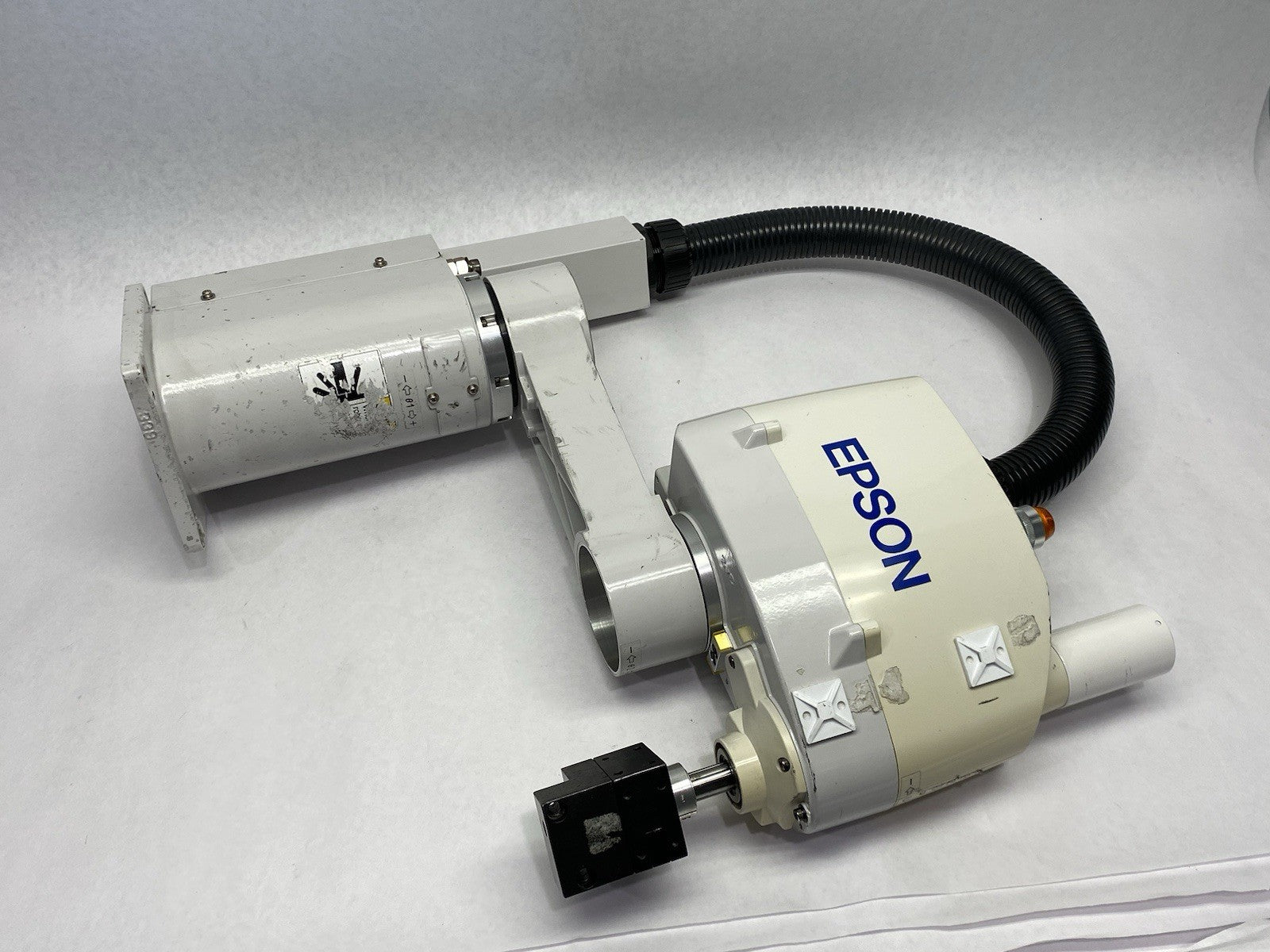 E2C351S-UL | Seiko Epson Robot Arm Manipulator 4-Axis 150W, 14kg Load - Used - Maverick Industrial Sales