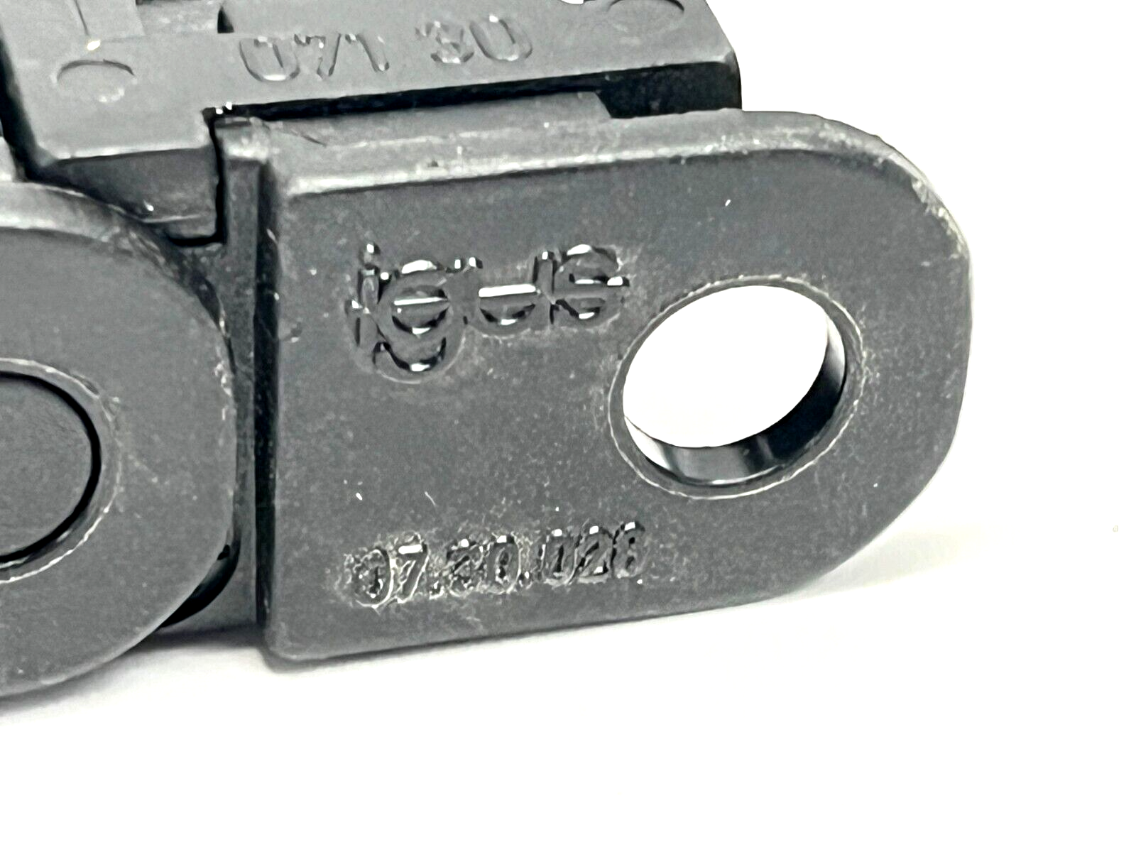 Igus 07.30.028 Zipper E Chain 98 Links Various Lengths - Maverick Industrial Sales