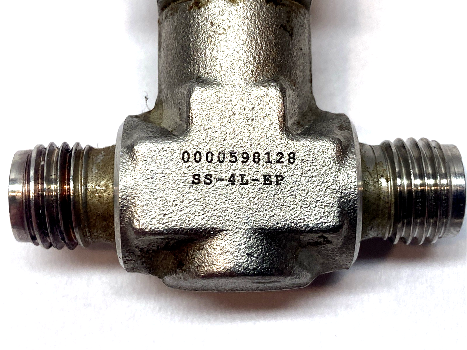 SS-4L-EP | Swagelok Metering Valve 1/4" WITHOUT NUTS - Used - Maverick Industrial Sales