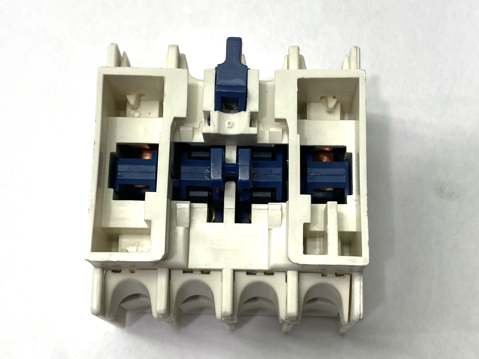 Schneider Electric LADN22 TeSys Deca Auxiliary Contact Block 2 NO + 2NC 690V 10A - Maverick Industrial Sales