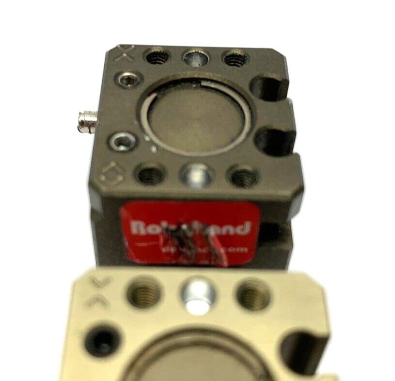 Destaco Robohand DPDS-047M-013 Parallel Gripper MISSING HARDWARE - Maverick Industrial Sales