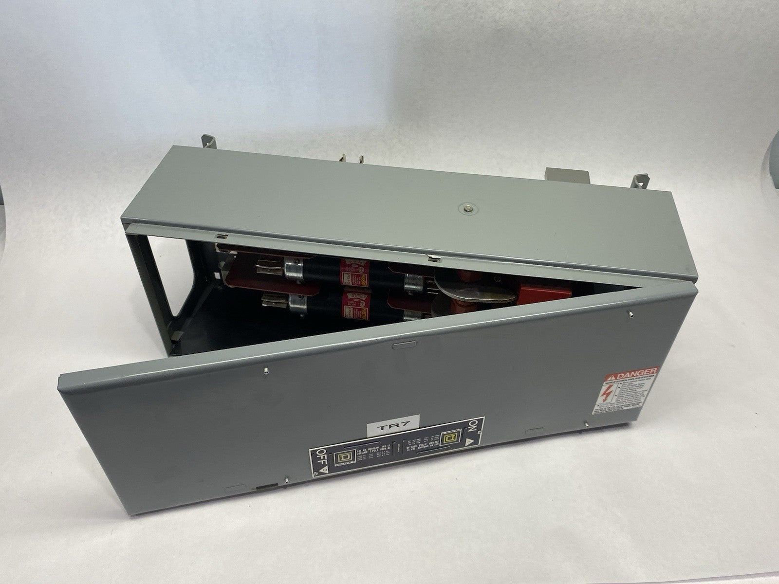 QMB364W | Square D Ser. E1 Fusible Panelboard Switch Unit 3-Pole 200A - Used - Maverick Industrial Sales