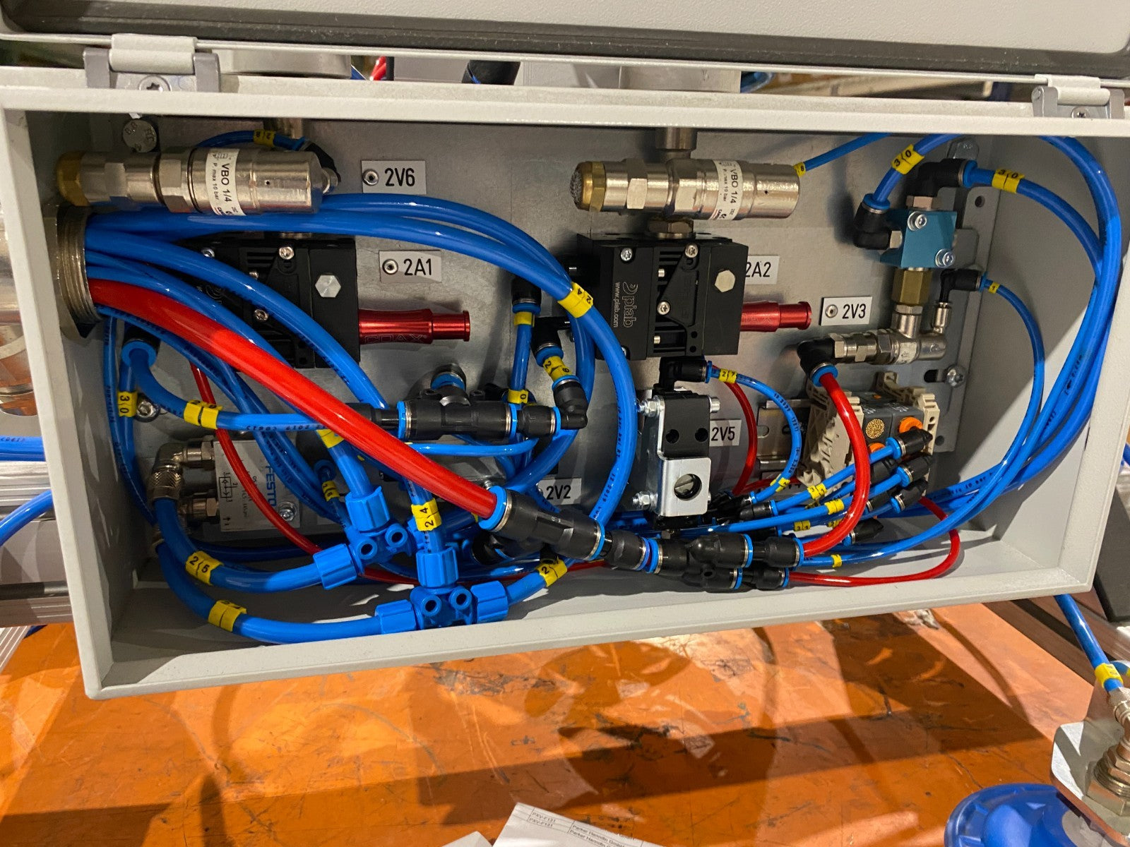 Zache Handling GV 50 50 Kg Manipulator - Used - Maverick Industrial Sales