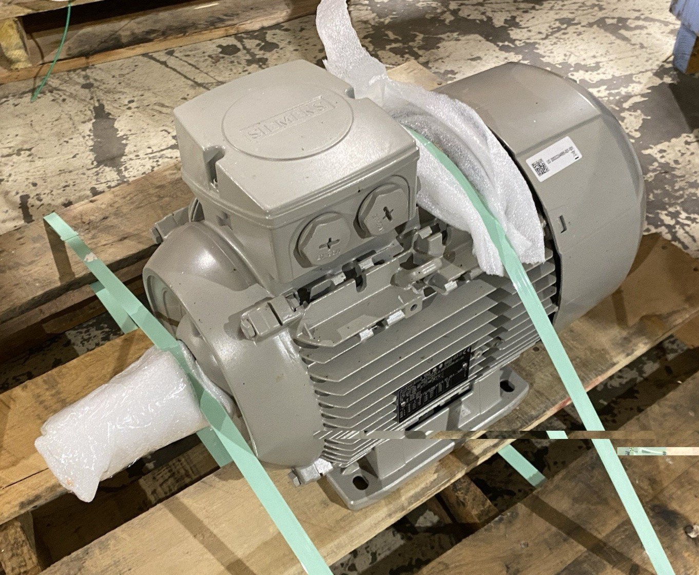 1AV3132B 1LE1023-1CB23-5AF4 | Siemens Eagle Line SIMOTICS NEMA Premium Eff. Motor - New – Open box - Maverick Industrial Sales