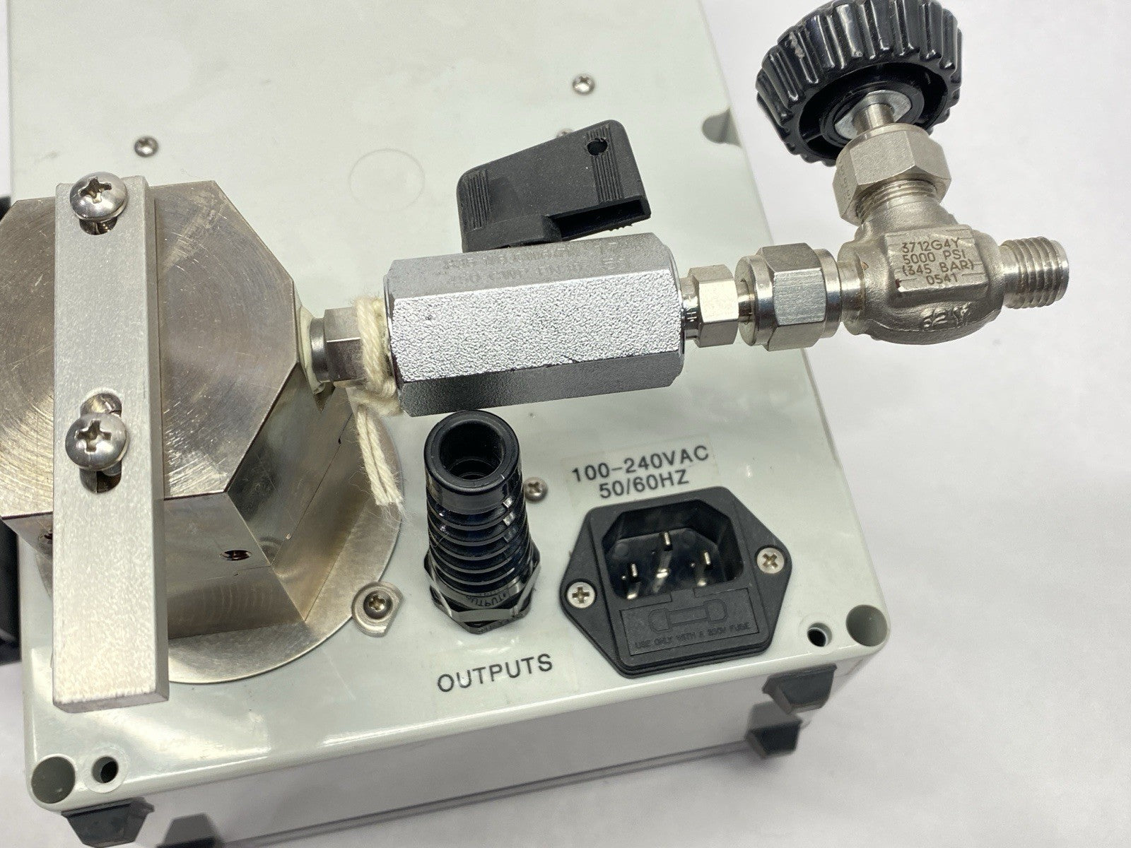 3000-G115BTP | Alpha Omega Instruments Series 3000 Trace Oxygen Analyzer 100-240V - For parts or not working - Maverick Industrial Sales