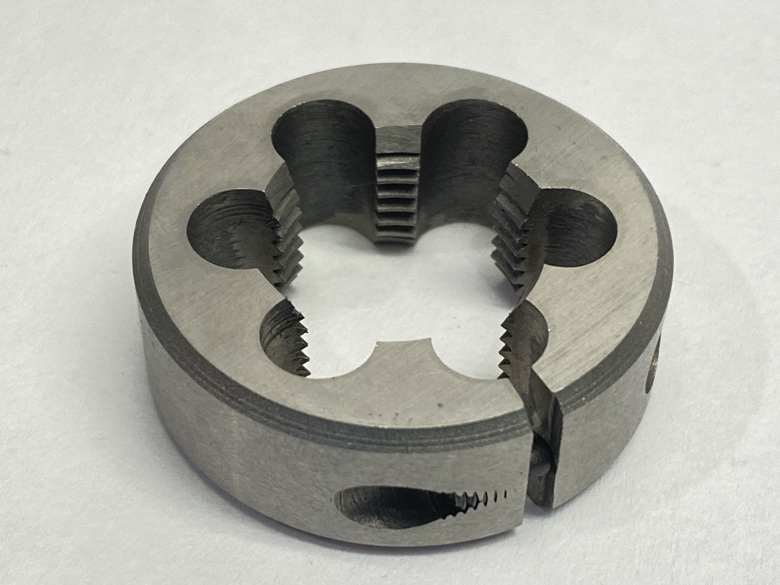 03864154 | Interstate Round Die M20x1.5 1-1/2" OD High-Speed Steel - New – Open box - Maverick Industrial Sales