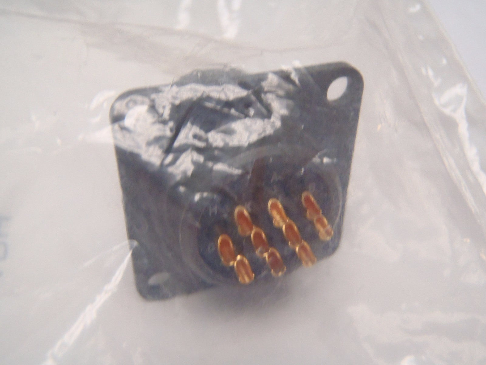AMPHENOL PT02A12-10S Circular MIL Spec Connector 10P Sz 12 Box Mount Socket Rect - Maverick Industrial Sales