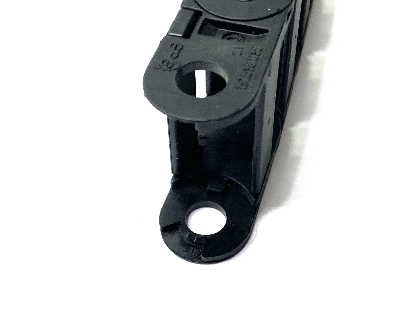 Igus 15i.038.038.0 E-Chain Assembly 7-Links 9" Length - Maverick Industrial Sales