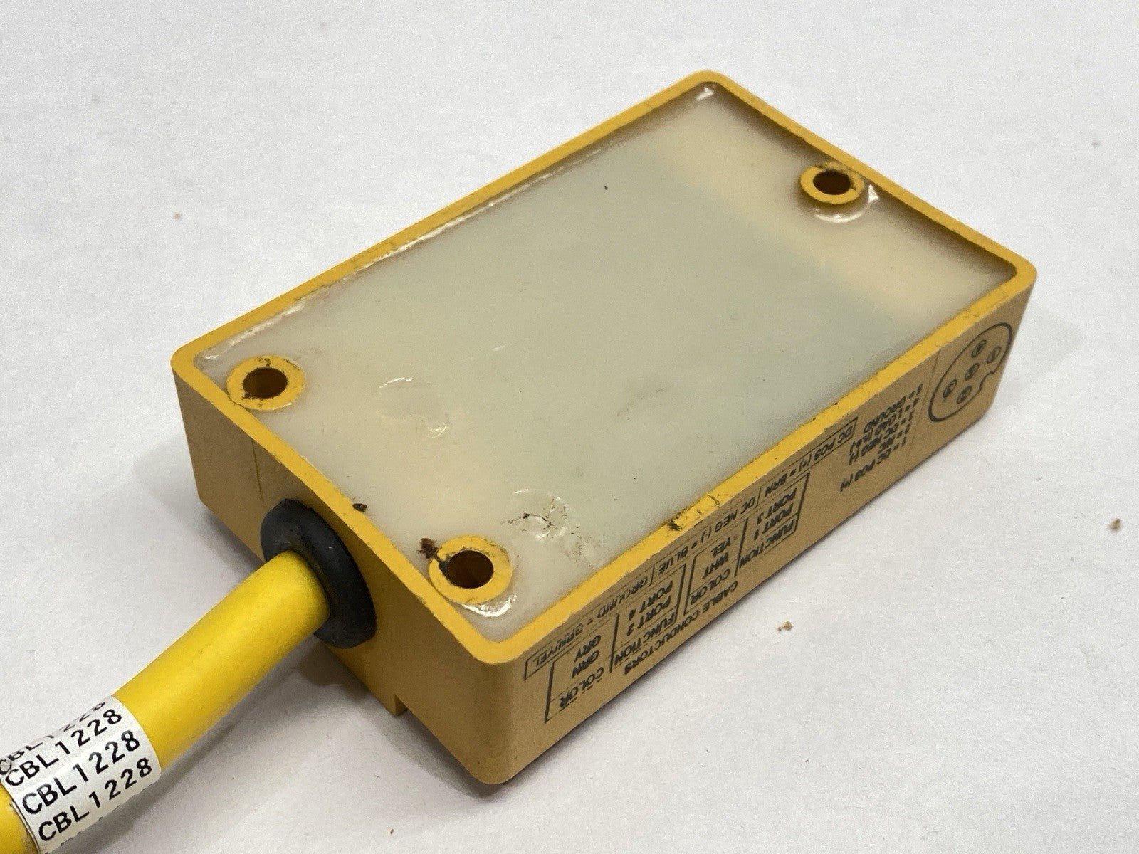 VB 40-P7X5-5 | Turck 4-Port Junction Box Female M12 5-Pin U7008 CUT CORD - Used - Maverick Industrial Sales