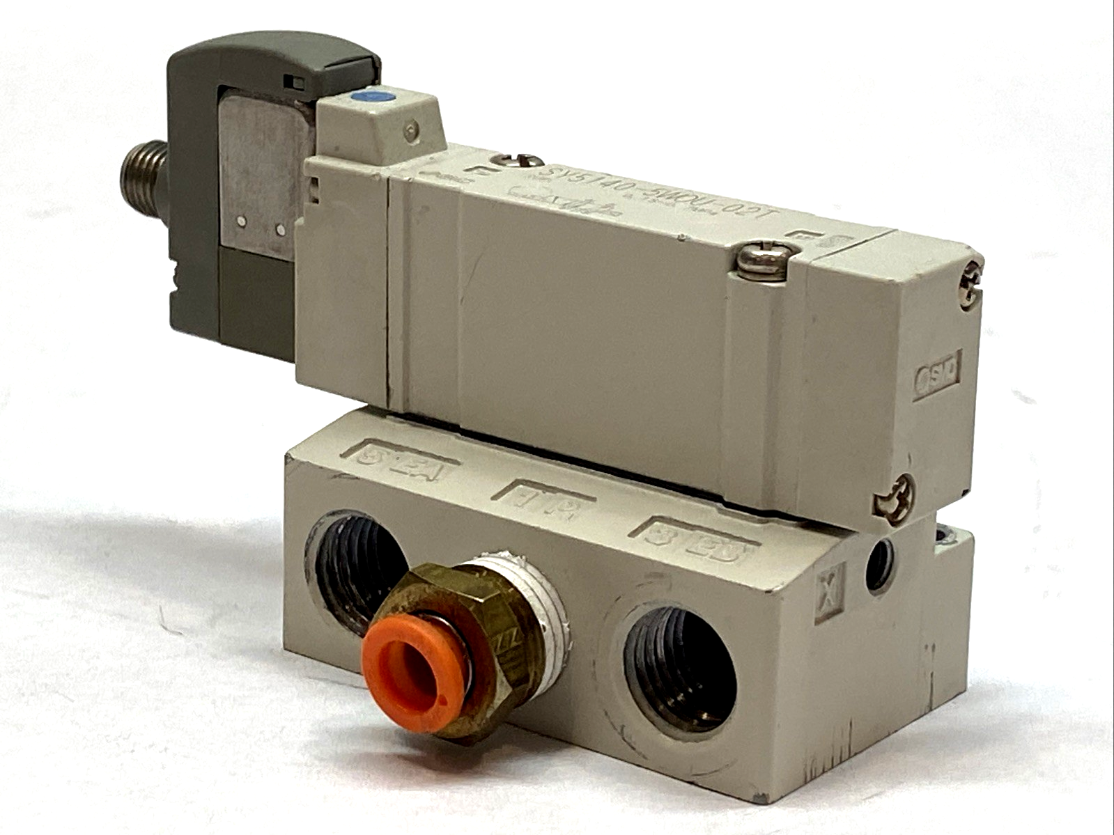 SY5140-5WOU-02T | SMC Solenoid Valve 5-Port 24VDC 1/4" Base Mount - Used - Maverick Industrial Sales