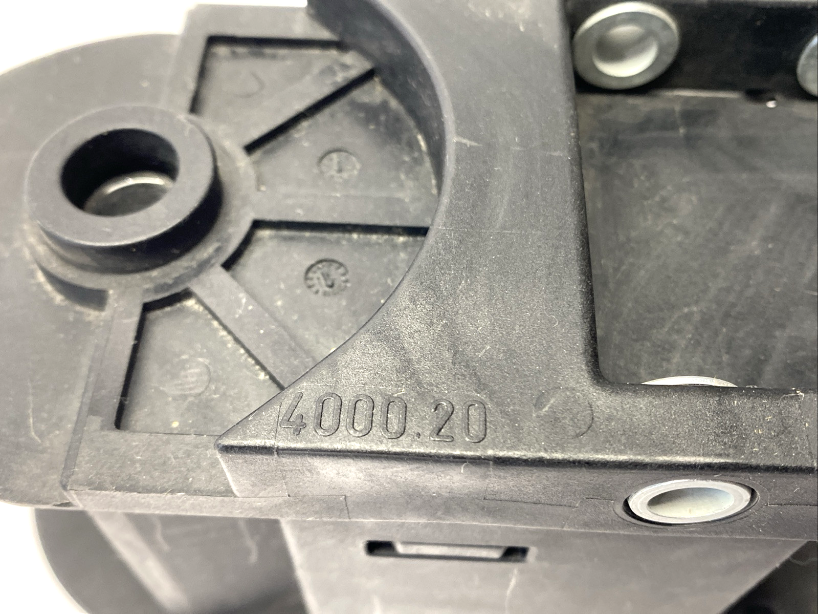Igus 4000-20-1 Mounting Bracket - Maverick Industrial Sales
