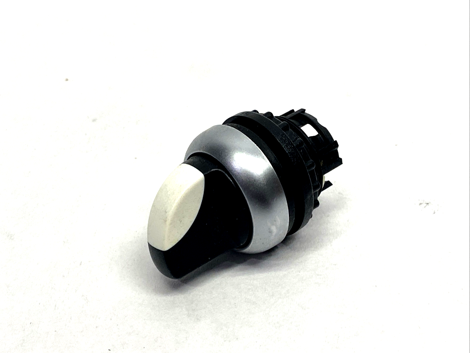 Moeller M22-WKV 2-Position Maintained Selector Switch Operator 22.5mm S-5557 - Maverick Industrial Sales