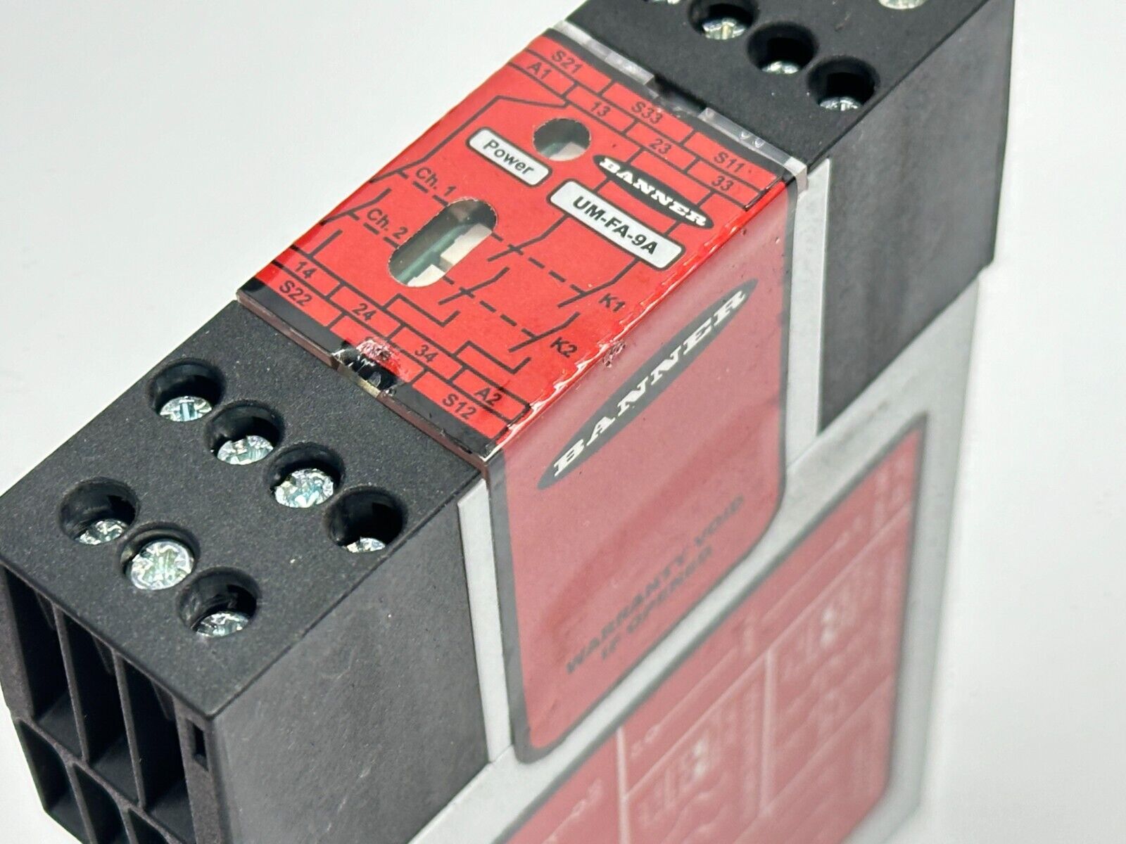 Banner UM-FA-9A UM Series Universal Input Safety Relay 81227 - Maverick Industrial Sales