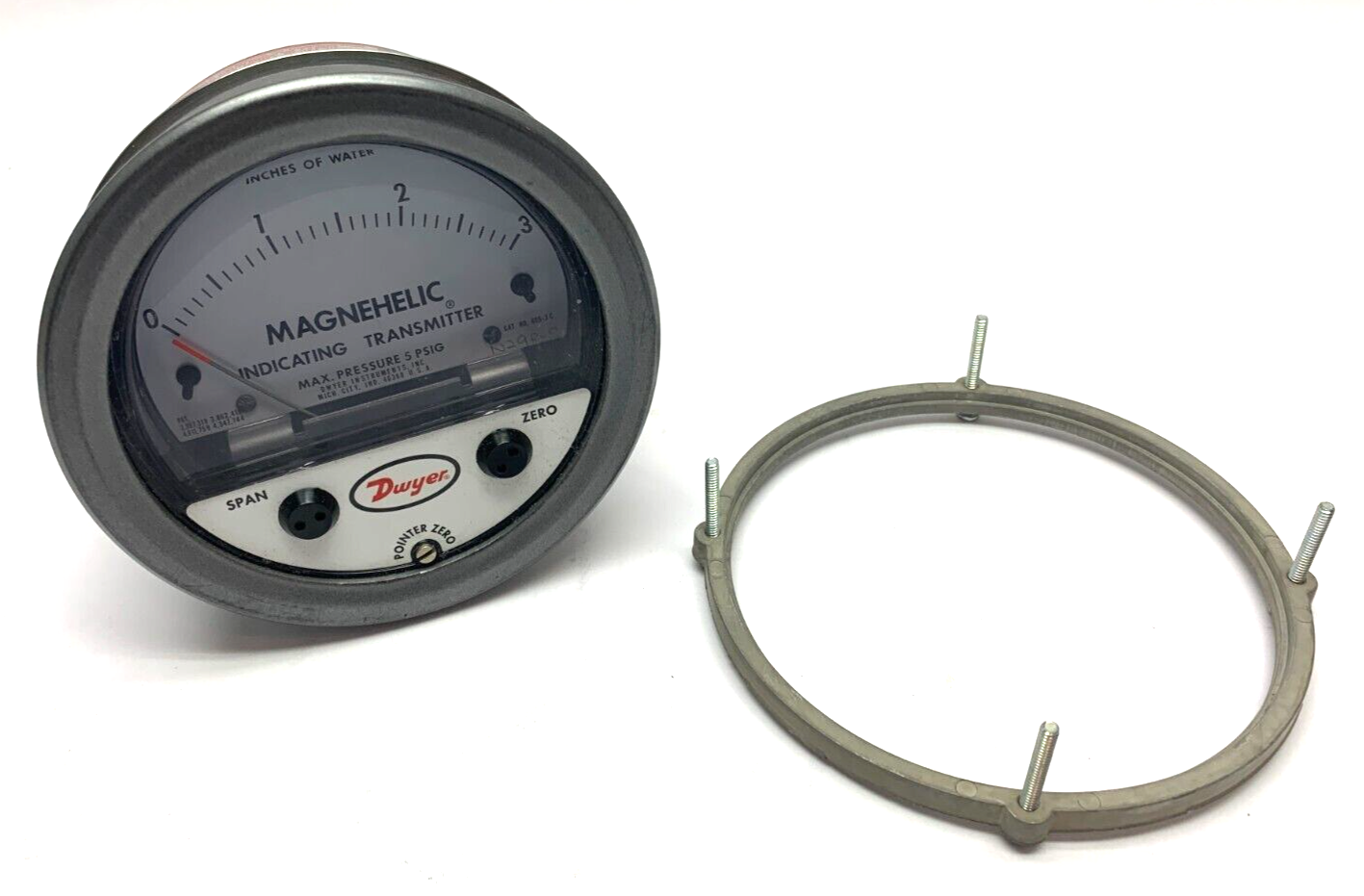 Dwyer 605-3C Magnehelic Indicating Transmitter 0-3" Water Column - Maverick Industrial Sales