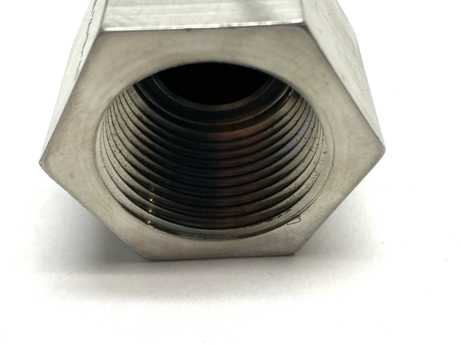 MBC-16-SS | Stainless Steel Braided Pipe 1" NPT 1' Overall Length SHELFWARE - New – Open box - Maverick Industrial Sales