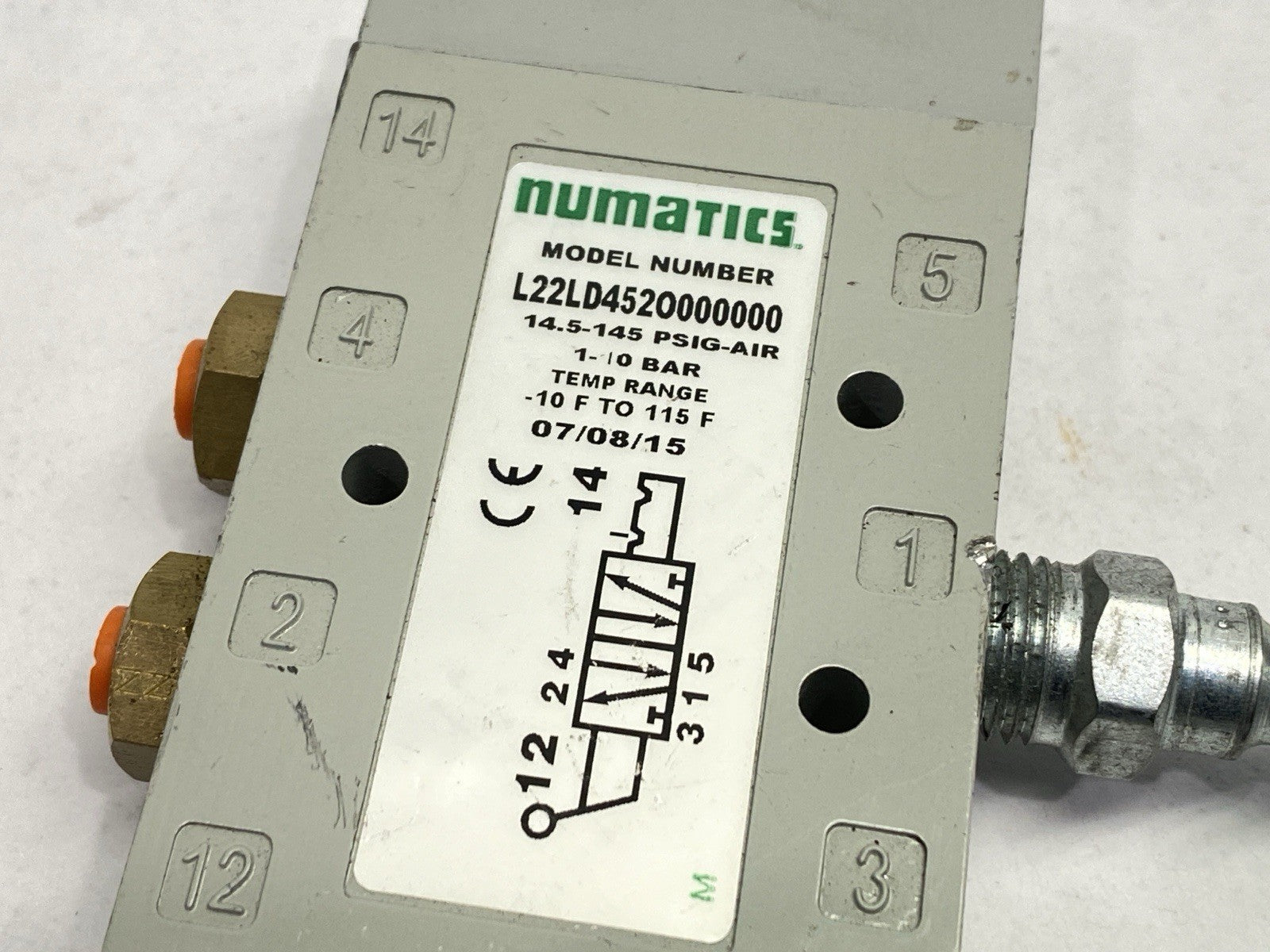 L22LD452O000000 | Numatics Pneumatic 4-Way Hand Lever Valve - For parts or not working - Maverick Industrial Sales