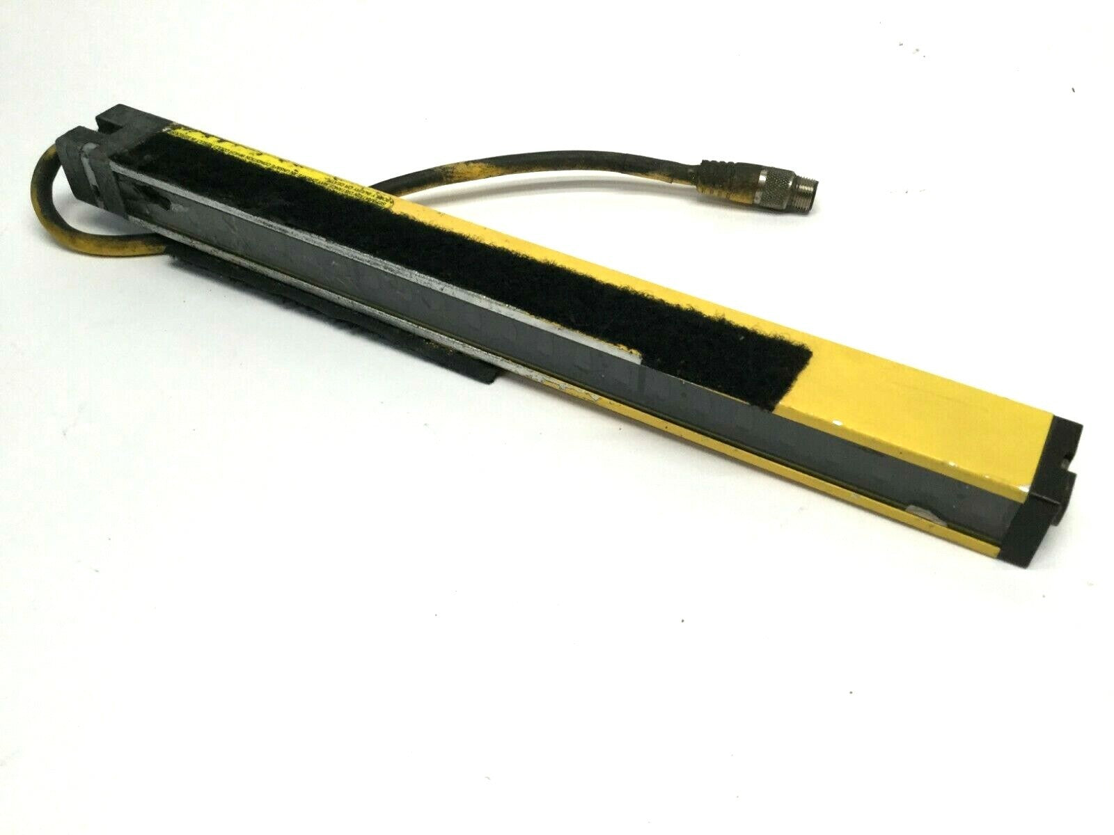 Banner USE1224YP2 Micro Screen Light Curtain Emitter - Maverick Industrial Sales