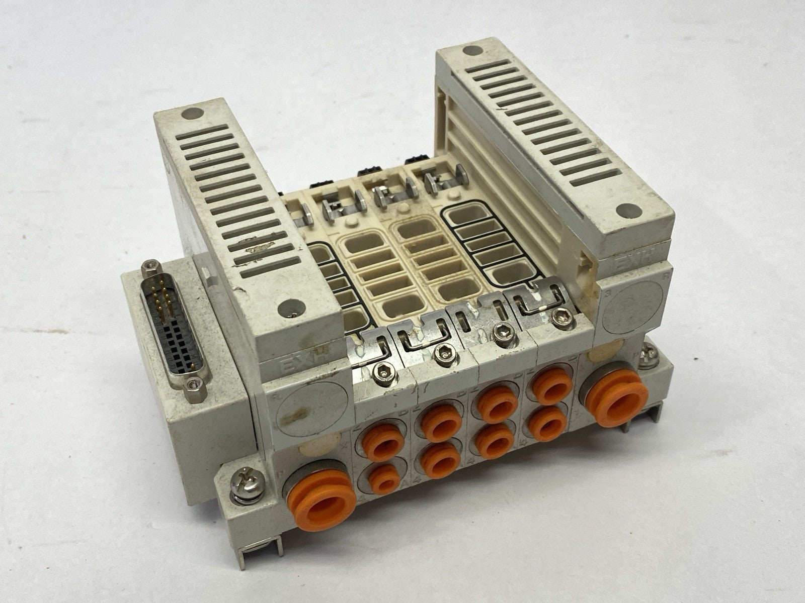 SMC VV5Q21-04N7FU0-D05 Pneumatic Plug-In Manifold 4-Port - Maverick Industrial Sales