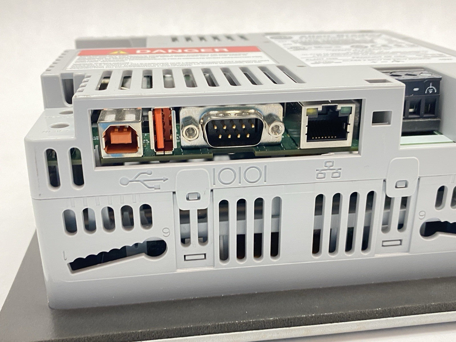2711PC-T6M20D8 | Allen Bradley Ser A PanelView Plus 600 Touch Terminal BAD SCREEN - For parts or not working - Maverick Industrial Sales
