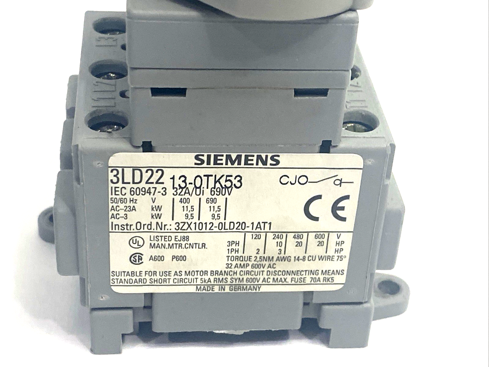 Siemens 3LD2213-0TK53 Disconnector Switch 3P 32A NO HANDLE - Maverick Industrial Sales