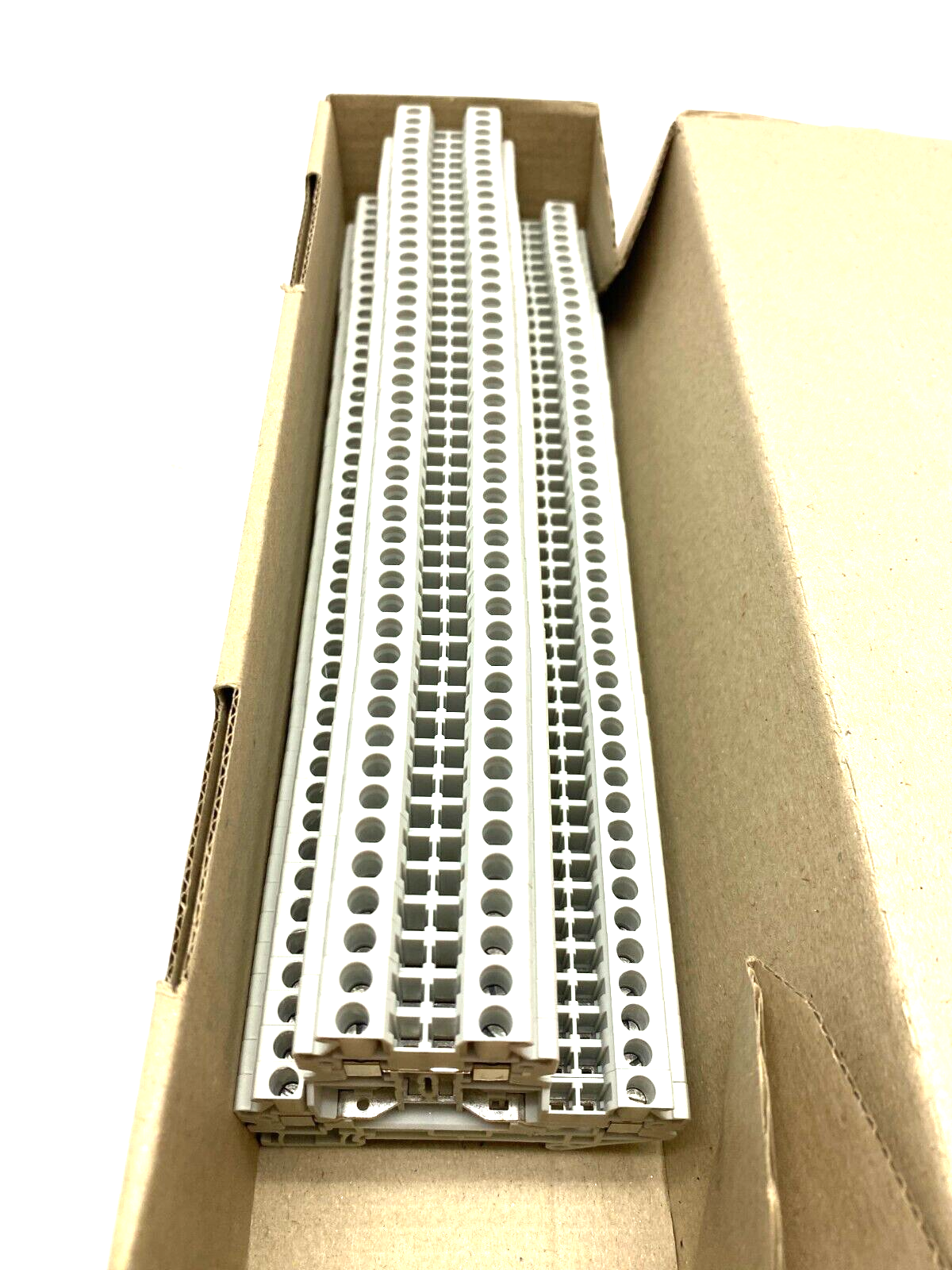 Siemens 8WH1020-0AF00 Two-Tier Feed-Through Terminal Block Gray 2.5mm BOX OF 46 - Maverick Industrial Sales