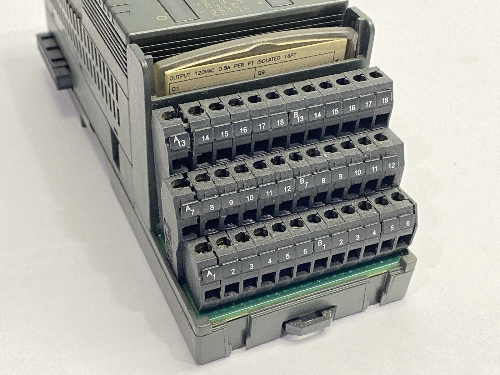 IC200MDL330D | GE Fanuc Isolated Output Module 16PT 0.5A 120VAC - For parts or not working - Maverick Industrial Sales