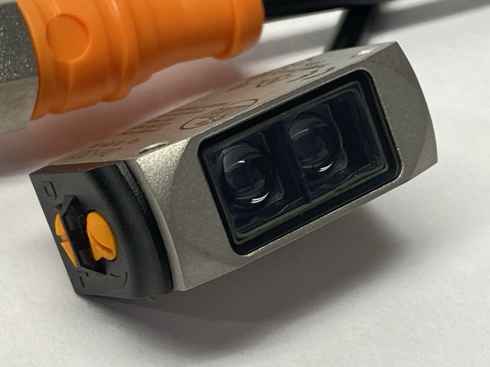 O6H301 | ifm Diffuse Reflection Sensor w/ Background Suppression O6H-FPKG/0,30m/US - New Other - Maverick Industrial Sales