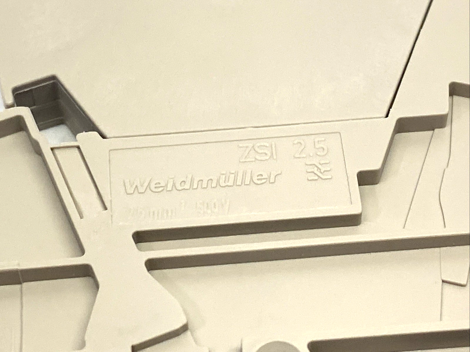 Weidmuller ZSI 2.5 Fuse Terminal Block 2.5mm² Dark Beige 1616400000 LOT OF 29 - Maverick Industrial Sales
