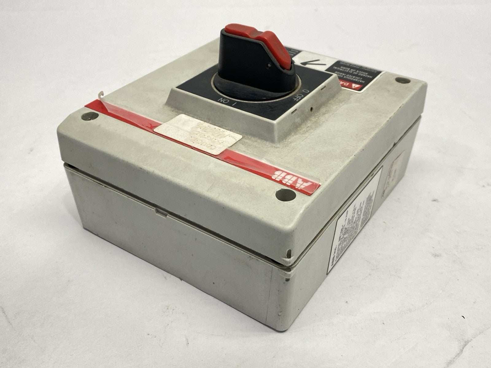 NF16E-3PBJB | ABB Enclosed Non-Fused Disconnect Switch 16A 3P 600VAC - Used - Maverick Industrial Sales