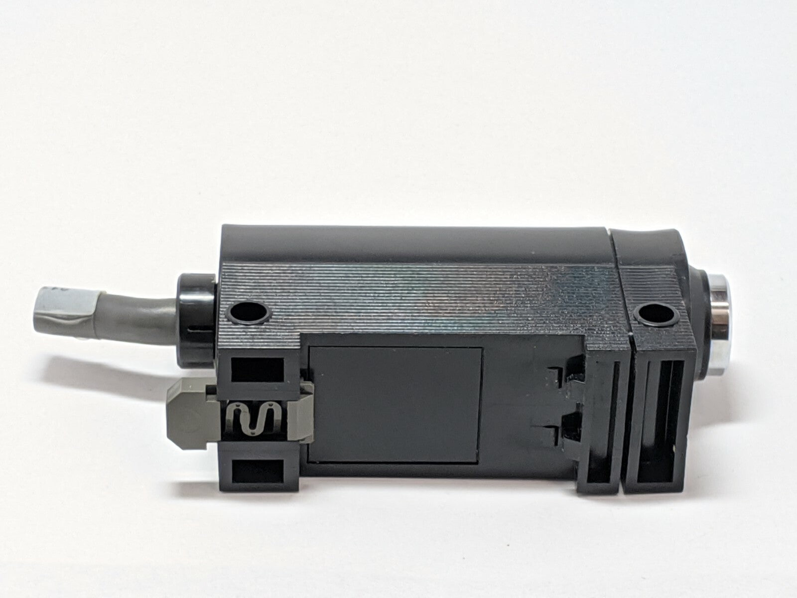 Omron V600-HA51 Identification System R/W Head Amplifier - Maverick Industrial Sales