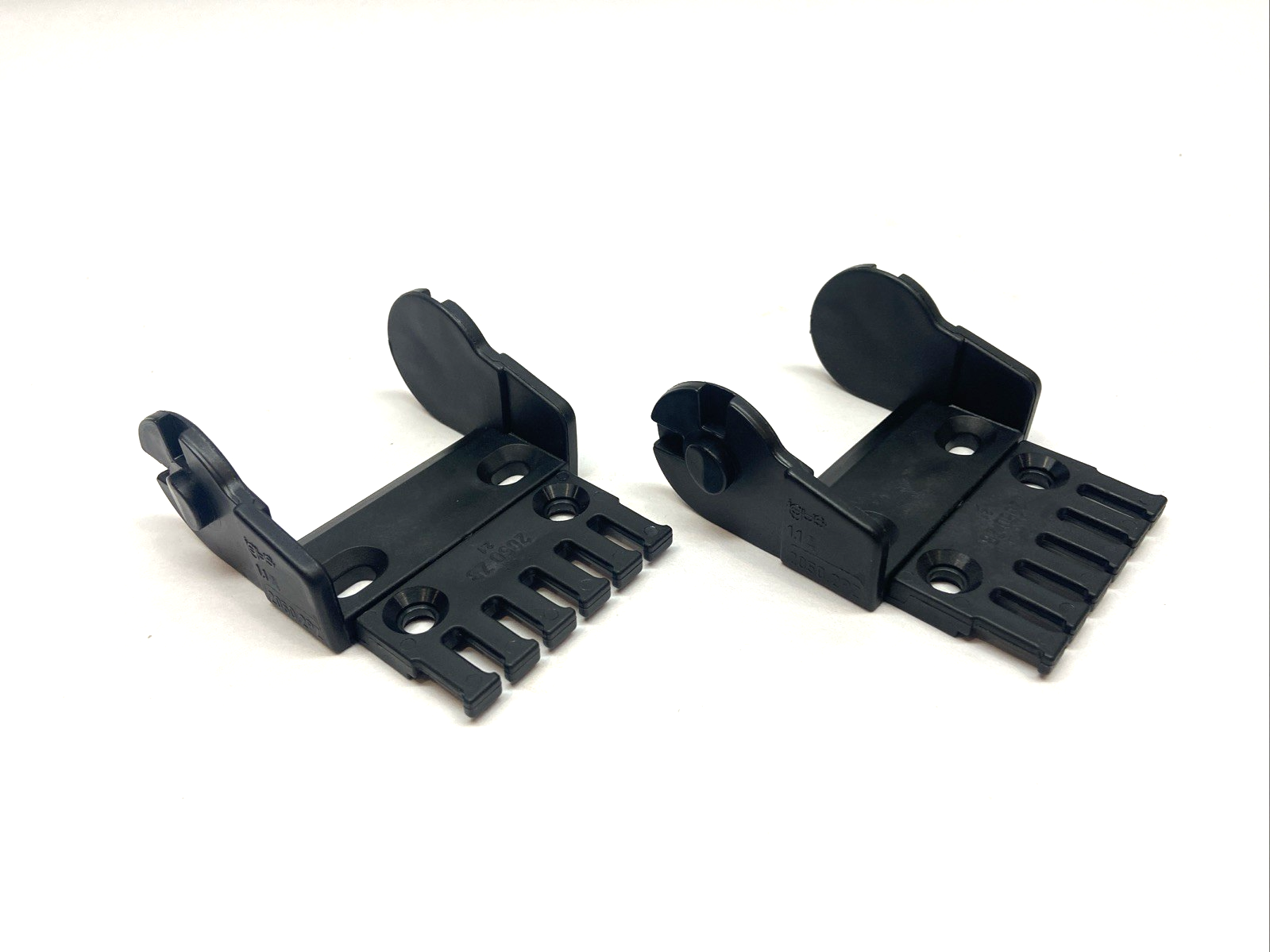 Igus 2050.2PZ E-Chain Mounting Bracket Female w/ 2050.BZ Tiewrap Plate LOT OF 2 - Maverick Industrial Sales