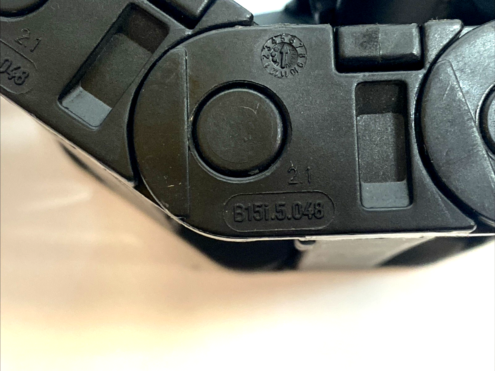 B15I.5.048.0 | Igus E2 Cable Carrier Chain 17 Links - Used - Maverick Industrial Sales