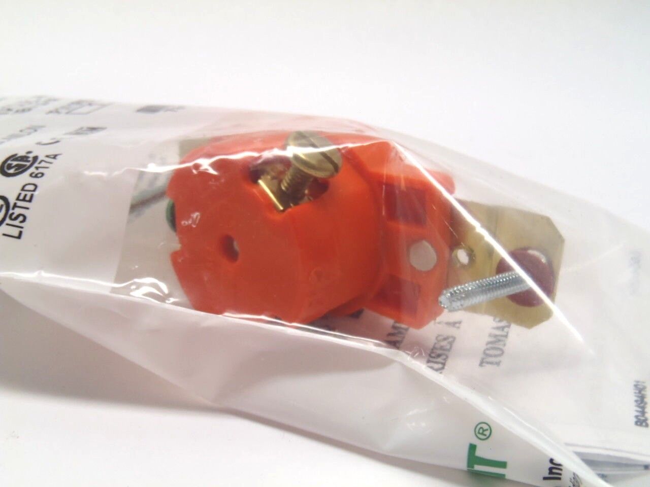 Bryant 70615IG Locking Receptacle Isolated Ground L6-15R - Maverick Industrial Sales